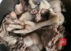 Illustration of Stewed Chicken with Mushrooms and Fungus 7