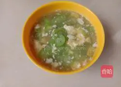 Illustration of how to make loofah and egg soup 9