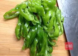 Illustration of how to make king oyster mushrooms in oyster sauce 3