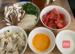 Illustration of how to make tomato tofu soup 1
