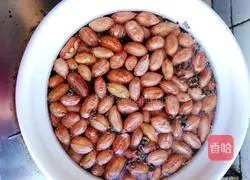 Corn, lotus root and peanut tube bone soup recipe 7