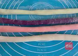 Illustration of how to make hydrangea steamed buns 2