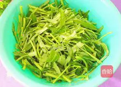 Illustration of how to make water spinach and dumpling soup 6