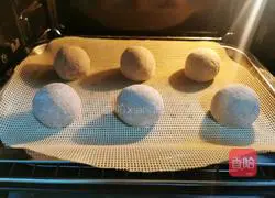 Illustration of how to make black whole wheat steamed buns 11