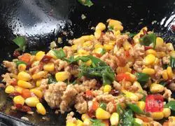 Spicy minced pork Illustration of how to make fried corn kernels 15