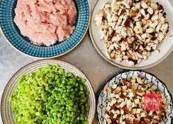 Illustration of how to make mixed noodles 1