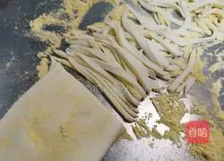 Illustration of dry-mixed gluten noodles 5