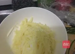 Cold shredded potatoes Illustration of how to do it 1