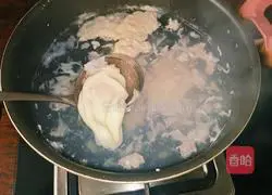 Illustration of how to make minced meat, spinach and egg soup 8