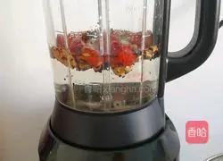 Illustration of how to make red dates, walnuts and black sesame paste 2