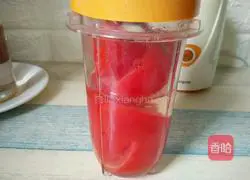 Illustration of how to make tomato honey juice 6