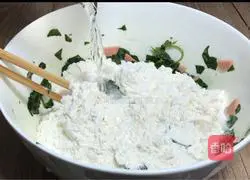 Illustration of how to make sweet potato leaf egg cake 5