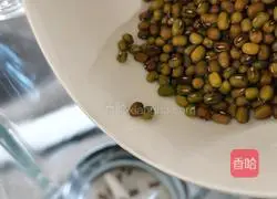 Illustration of how to make thick mung bean soup 3