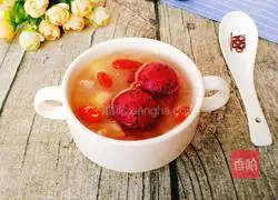 Illustration of how to make dragon fruit, white fungus and lotus seed soup 13