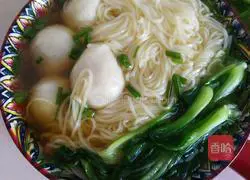 Illustration of how to make fish balls and bamboo noodles 9