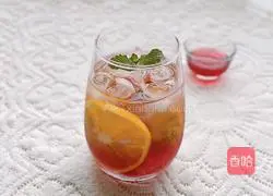 Illustration of how to make two-color cranberry ice drink 9