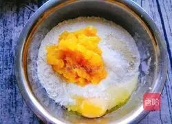 Illustration of how to make pan version of pumpkin buns 8