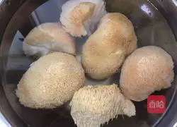Hericium mushroom and pork ribs soup recipe 2