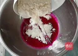 Illustration of how to make colorful dumpling skins 2