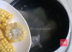 White radish, corn and pork ribs soup Illustration of how to do it 8