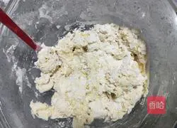 Illustration of how to cut small steamed buns with milk-flavored knife 3