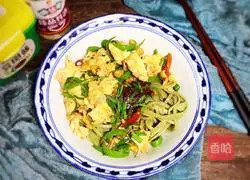 Illustration of how to make green pepper and egg mixed with kelp noodles 13