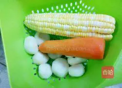 Illustration of how to make pork ribs and corn soup 2