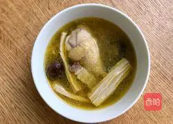 Illustration of how to make mushroom, bean curd and salty chicken soup 3