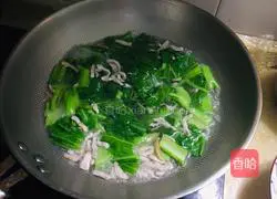 Illustration of how to make mustard shredded pork soup 11