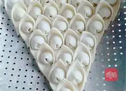 Illustration of how to make dumplings stuffed with chives 7