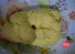 Illustration of how to make mini golden steamed buns 8