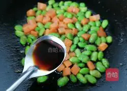 Illustration of how to stir-fry shrimps with carrots 8