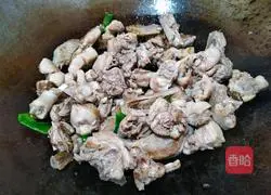 Illustration of how to make sour radish and duck soup 11