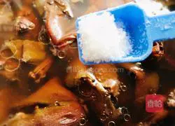 Illustration of how to make kapok soup (Guangdong wet soup) 8