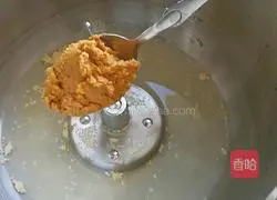 Illustration of making whole wheat flowering steamed buns 1