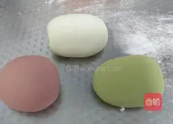 Illustration of how to make three-color steamed buns 1