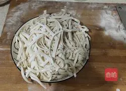 Illustration of how to make lentil braised noodles 10