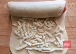 Caterpillar Sausage Cheese Bun Recipe Illustration 9