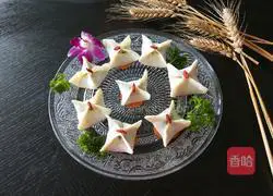 Illustration of how to make steamed dumplings, a special snack in old Beijing 15