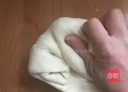 Illustration of how to make crumbly layer cake 11