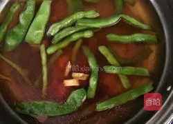 Illustration of braised beans and noodles 12