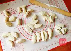 Pork rose steamed buns Illustration of practice 12