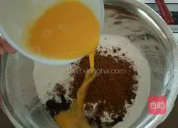 Brown sugar molar stick low Illustration of how to make a snack that is high in calories and nourishes the blood (the steps are very detailed)