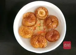 Yao Zhu Peanut Pork Belly Soup Recipe Illustration 2