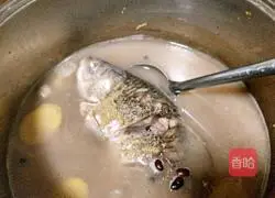 Black bean crucian carp soup recipe 19
