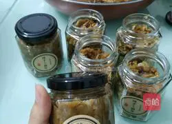 Illustration of how to stir-fry shrimps and preserved vegetables 5