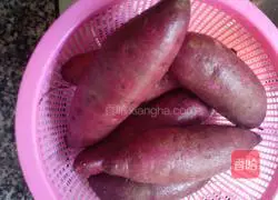 Illustration of how to make purple sweet potato and rose steamed buns 1