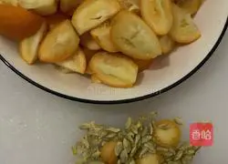 Illustration of how to make rock sugar honey kumquat 2