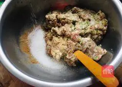 Illustration of how to make kohlrabi meat dumplings 6