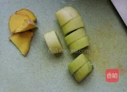 Illustration of how to make kelp and pork ribs soup 3